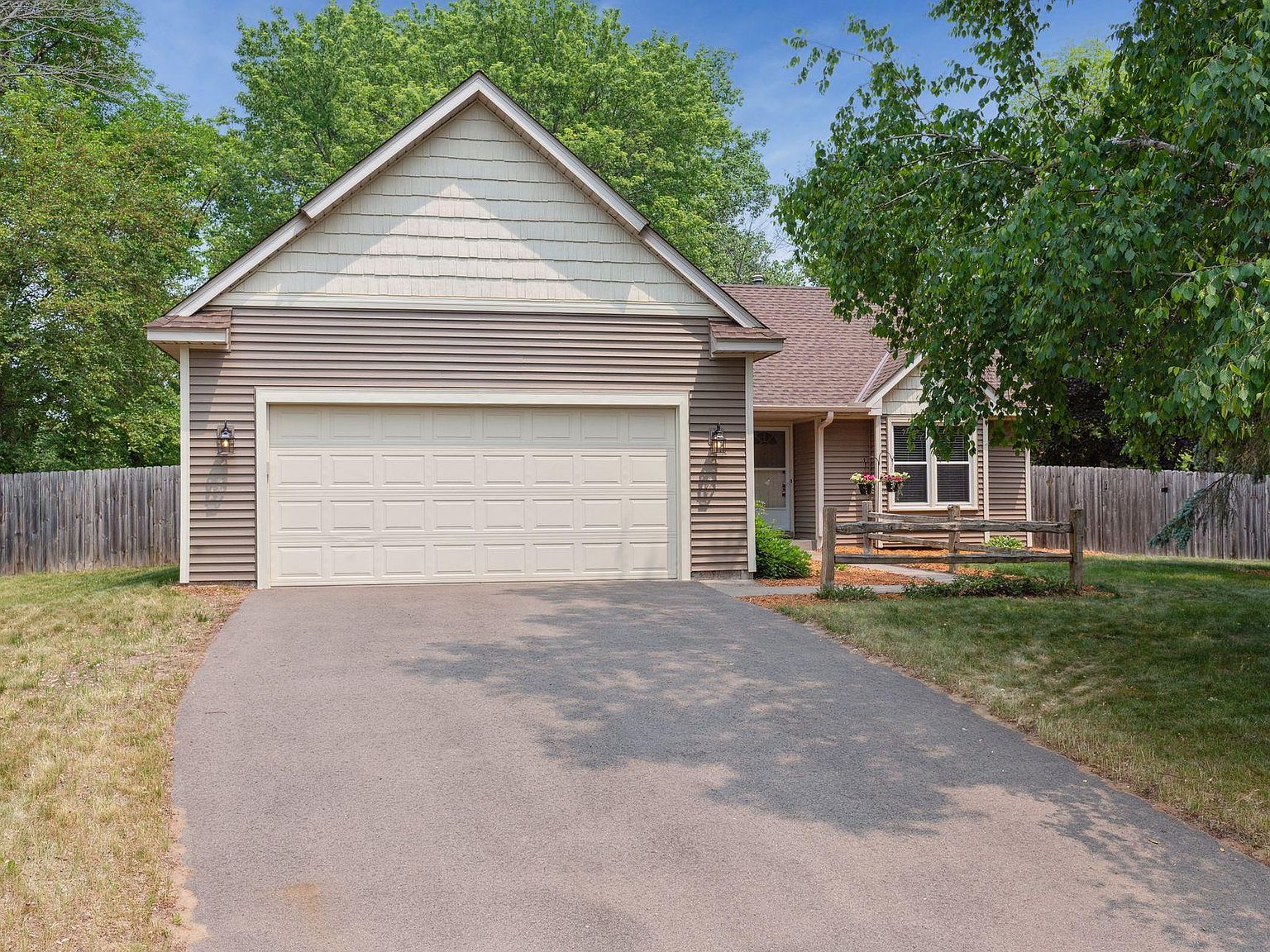 361 72nd St N, Mahtomedi, MN 55115 Zillow