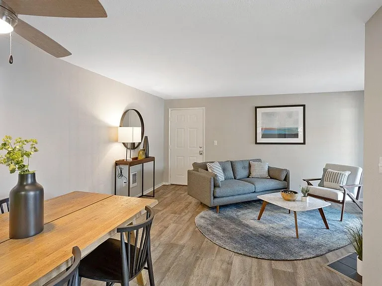 Alvista 23 Apartment Homes — Photo 13