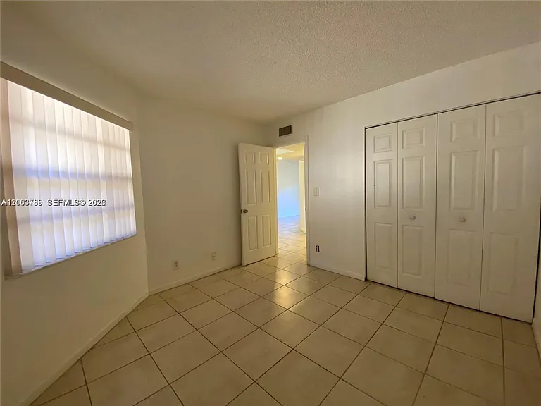 4033 Lakeside Dr #4033 — Photo 10