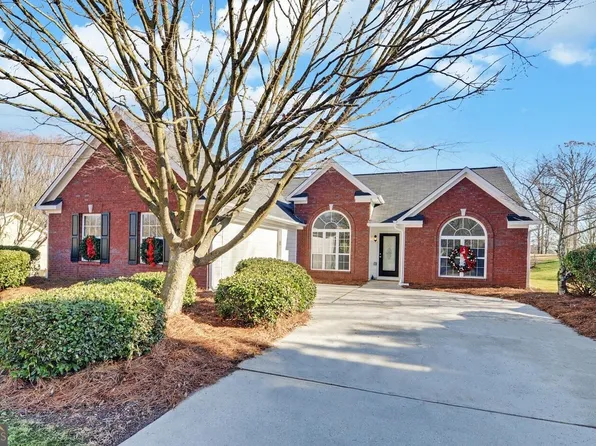 82 Brockton Oaks Dr, Jefferson, GA 30549