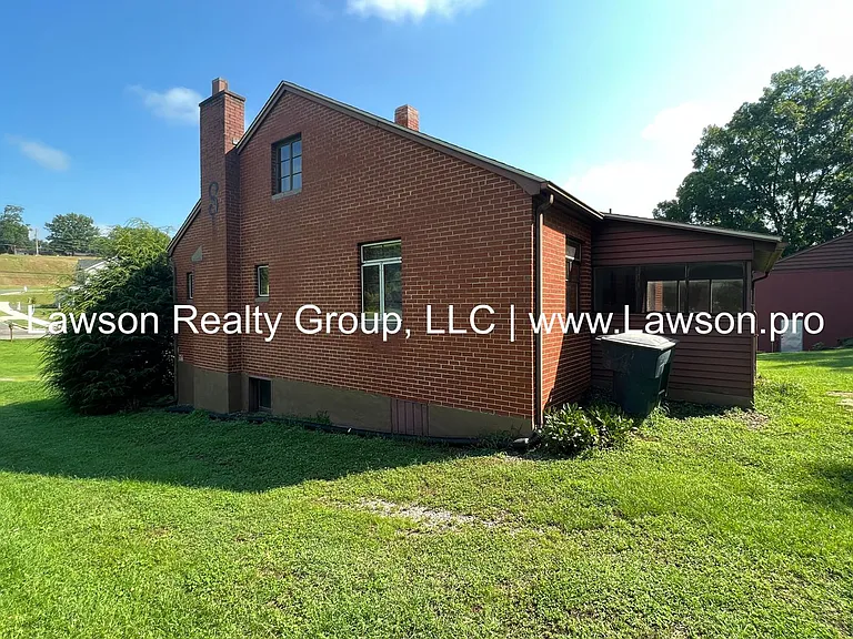 3119 King St NE — Photo 2