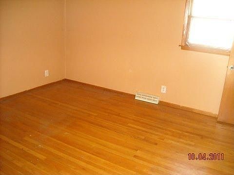 5th image of 6824 N Burbank Ave