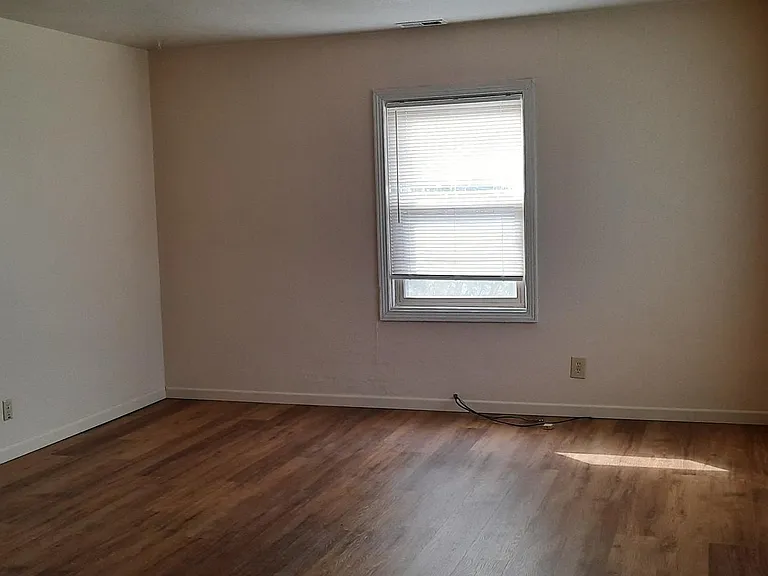 1065 W Madrona Ave — Photo 2