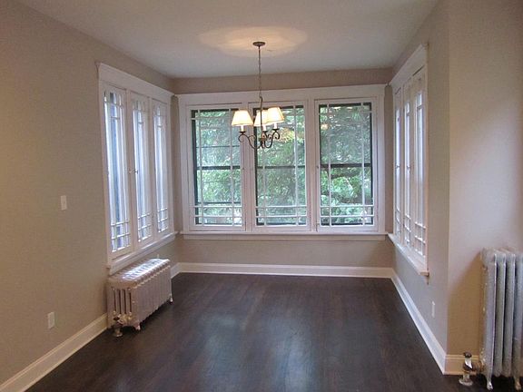 2nd image of 2557 W Wilson Ave