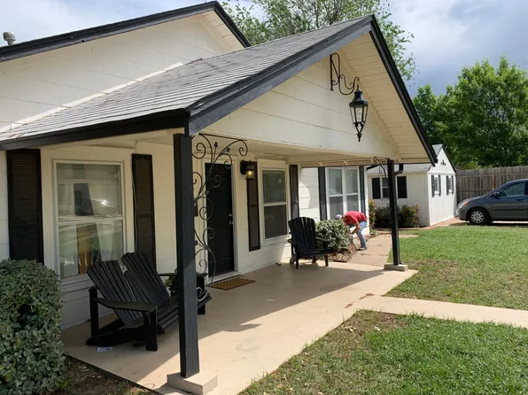 1001 E Thatcher St #4, Edmond, OK 73034