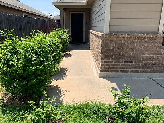 2nd image of 14101 Fawn Dr