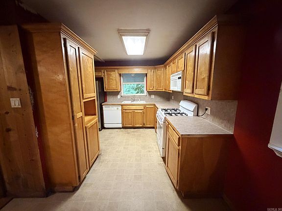 5th image of 2702 Burchwood Dr