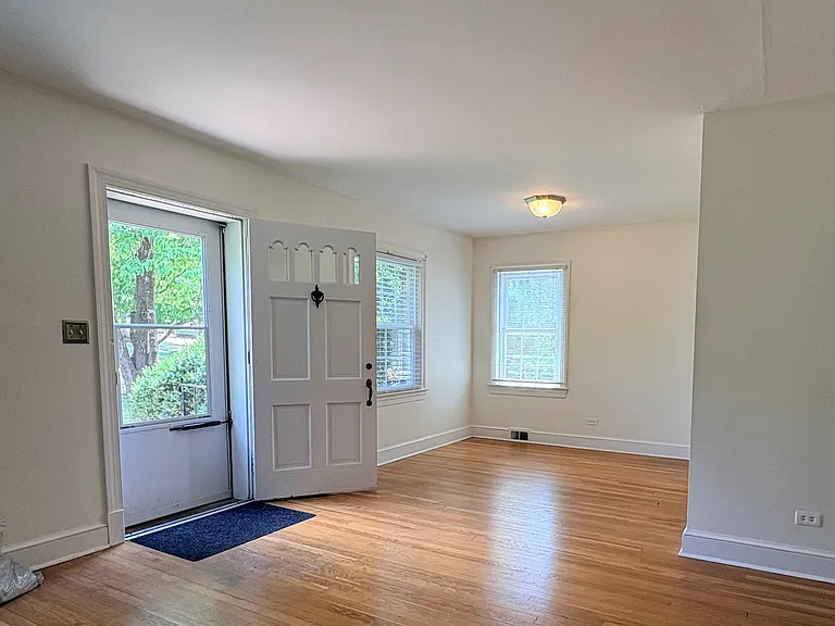 815 Locust Ave #A — Photo 3