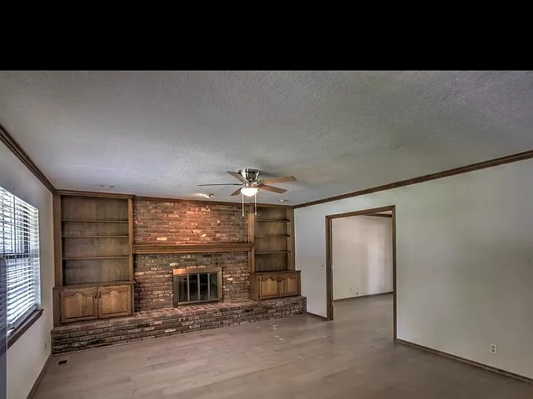 8817 S 71st East Ave — Photo 2