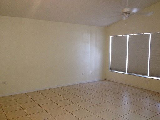 4th image of 511 Belvoir Dr