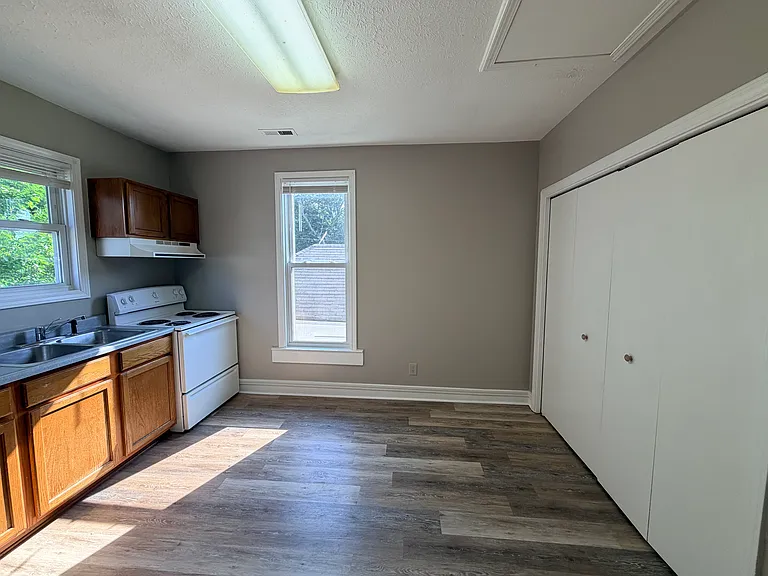 1307 E Market St #2 — Photo 7