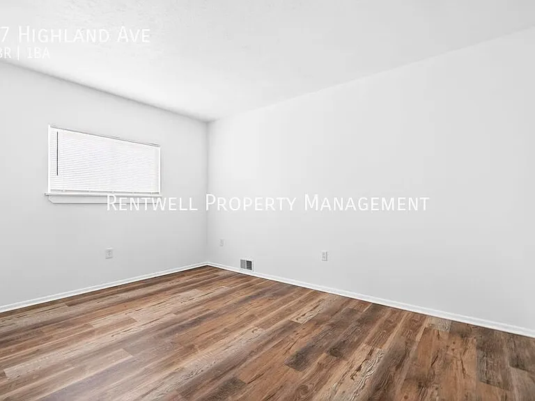 27 Highland Ave — Photo 26
