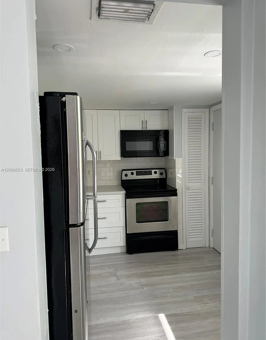 Second Forum Condo — Photo 3