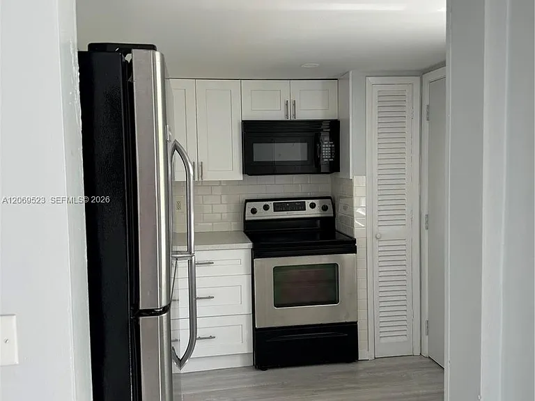 1398 NE 191st St #C305 — Photo 3