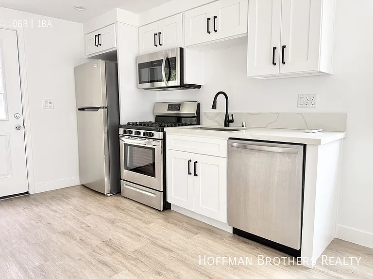 6712 Willoughby Ave #1/2 — Photo 2