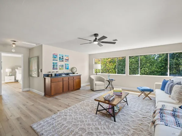 157 Banbury Court, Benicia, CA 94510