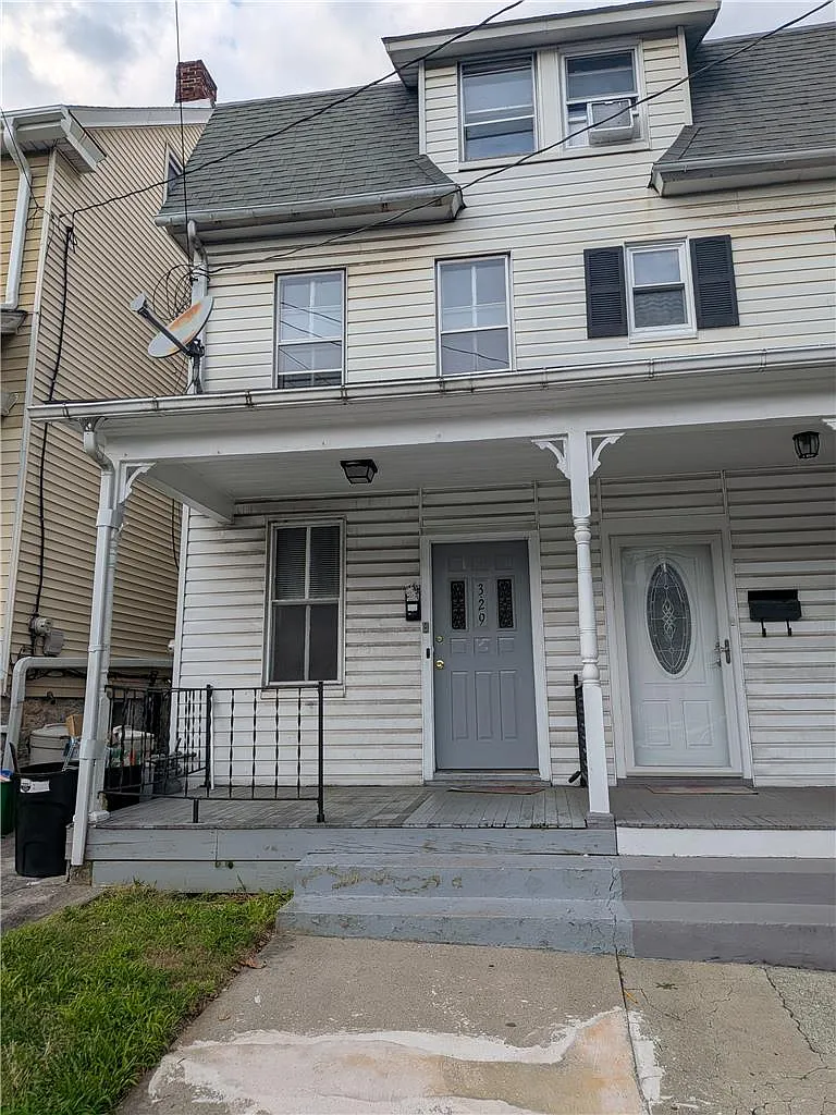 4 bed, 1.0 bath, 1712 sqft, $2,100 — Photo 1