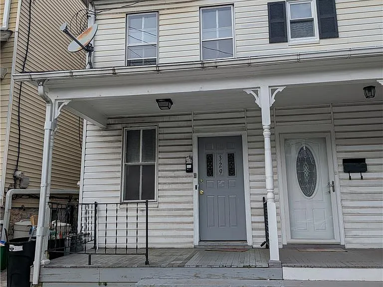 329 E Broad St — Photo 1