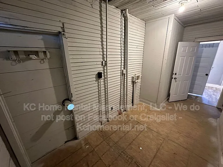 5233 E 6th St #1 — Photo 27