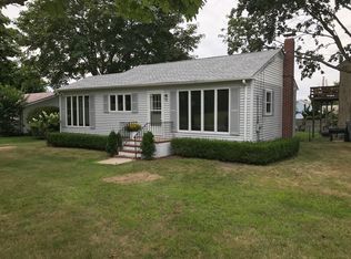 3 Old Fort Ln, Southampton, NY 11968