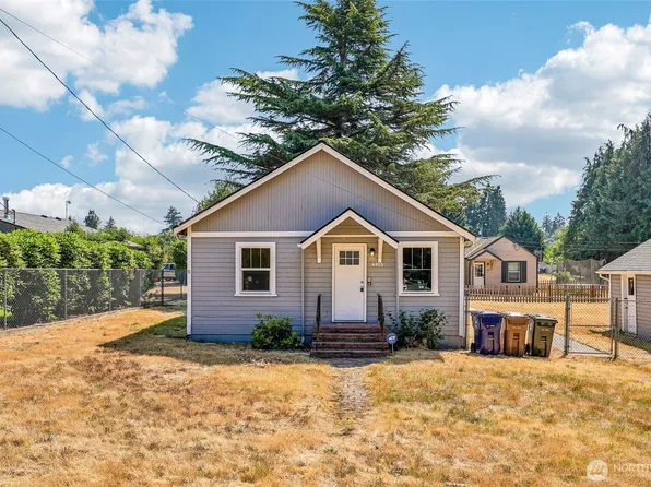 6925 52nd Avenue W, University Place, WA 98467