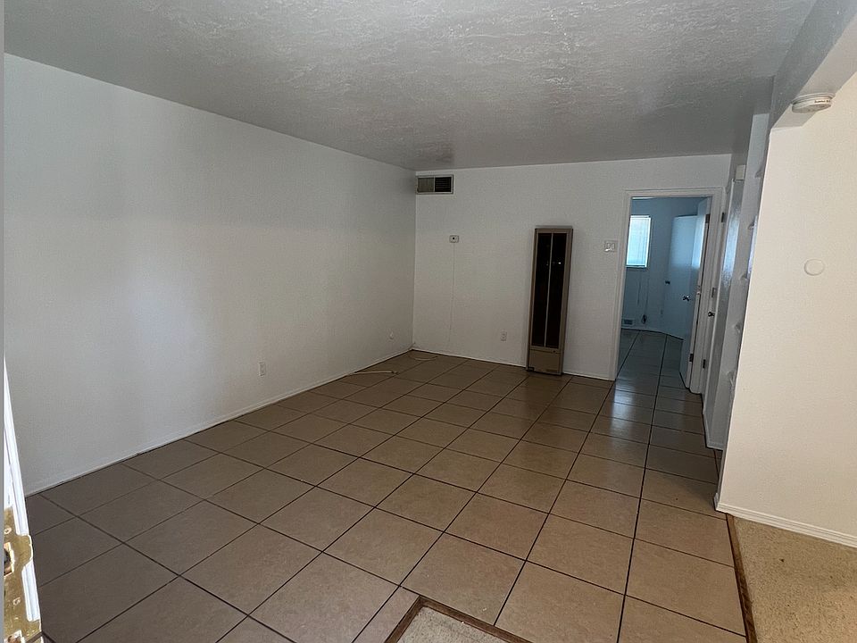 2nd image of 501 Columbia Dr SE #7