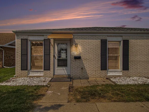 907 Berkley Cir, Mishawaka, IN 46544