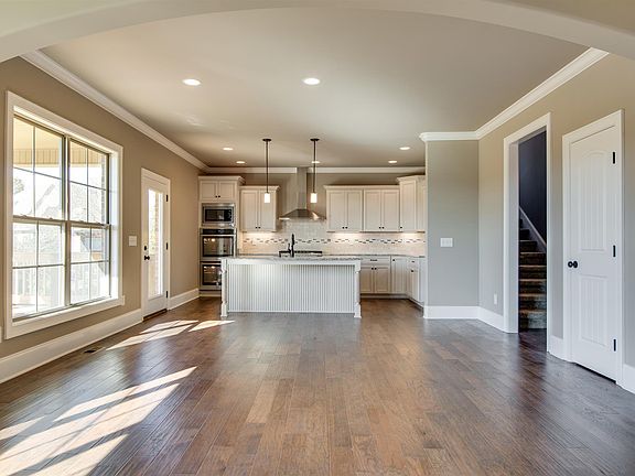 4th image of 1316 Barnsdale Pl Lot 27