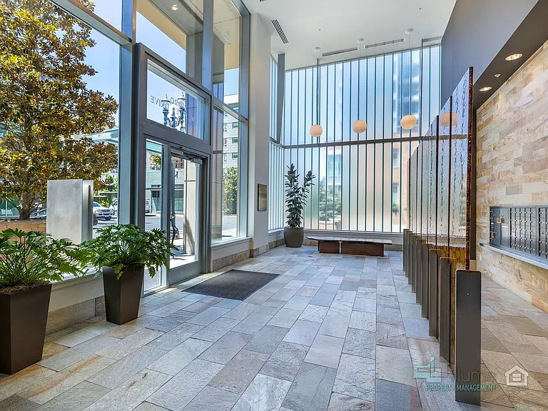 1920 SW River Dr #202 — Photo 6