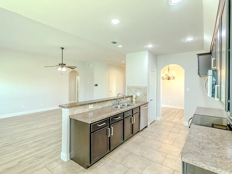 3105 Clear Springs Dr — Photo 11