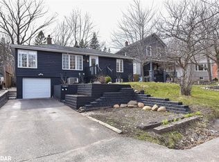 11 Cowan St, Orillia, ON L3V4G3