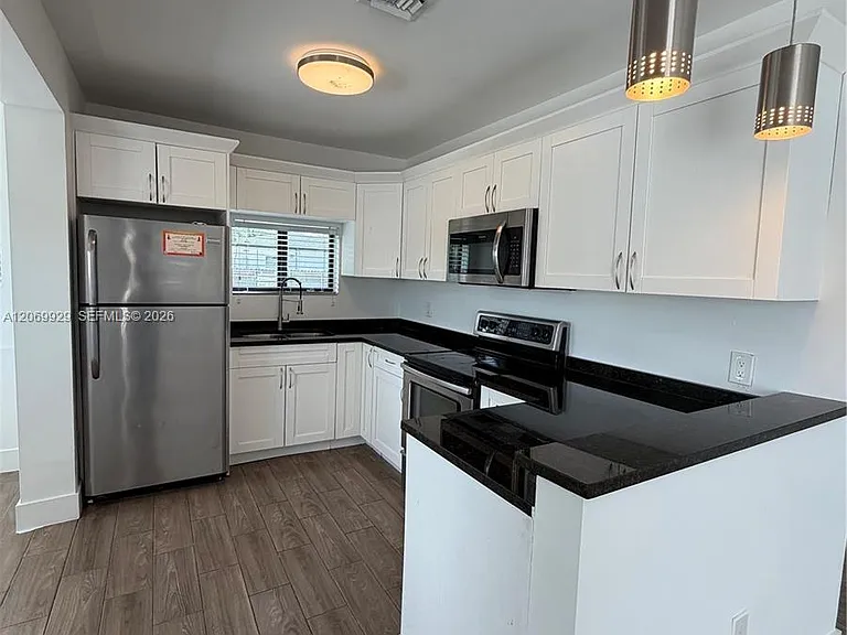 107 W Pembroke Rd — Photo 12