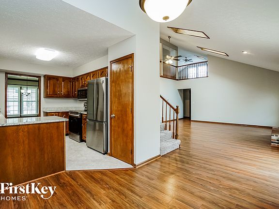 5th image of 421 Paddlewheel Ct