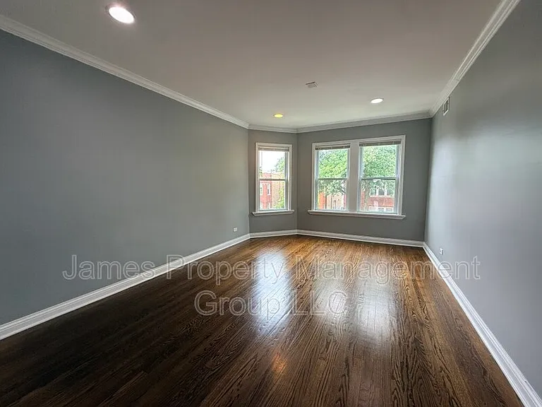 4023 N Troy St #2 — Photo 2