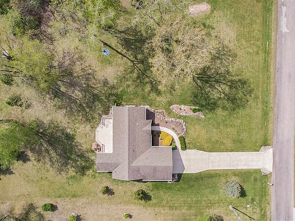 3rd image of 11235 Parkview Ct