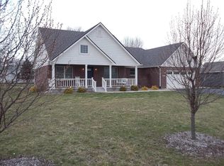 1560 E Private Road Cedar Dr, Shelbyville, IN 46176