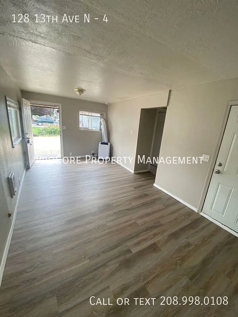 13TH Ave. - 128 — Photo 3