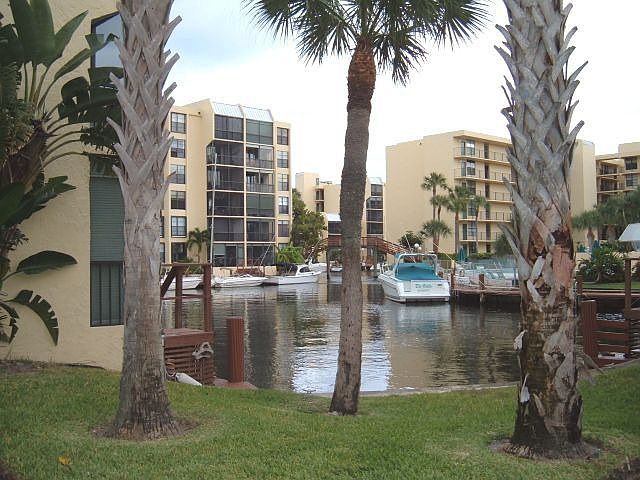 21 Royal Palm Way