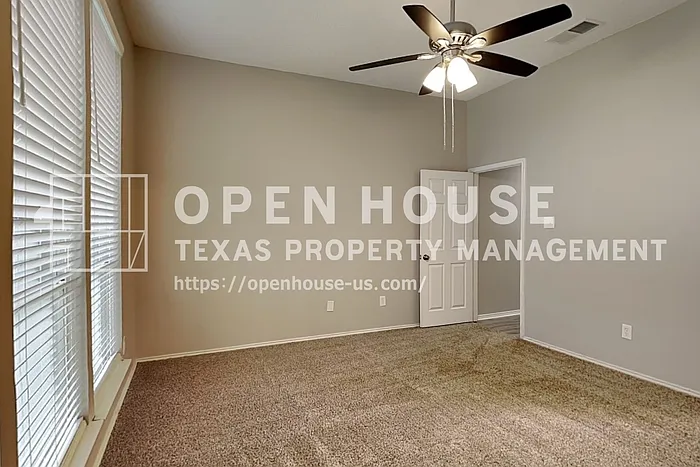 511 Brazos St — Photo 9
