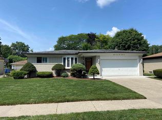 27359 Liberty Dr, Warren, MI 48092