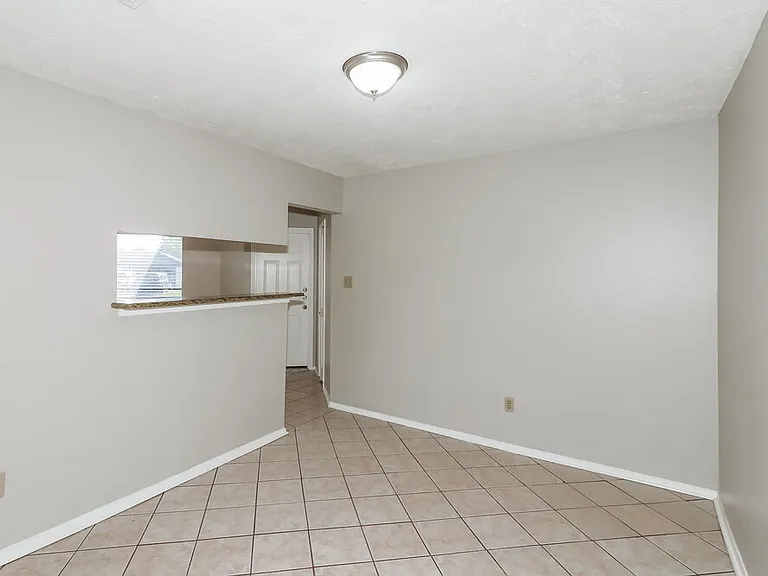 10111 King Ranch Ln — Photo 5