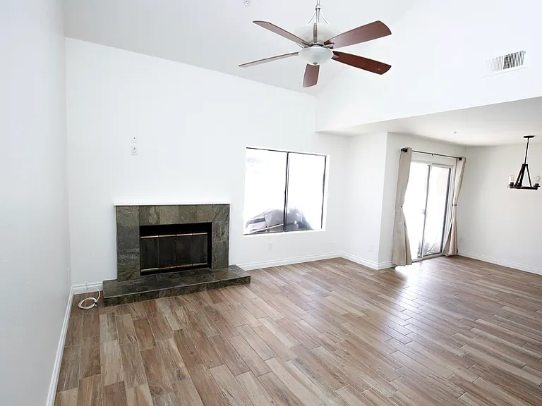 543 Victoria St #O — Photo 4