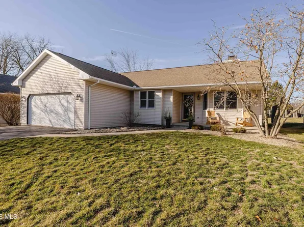 828 N Hill Trl, Findlay, OH 45840