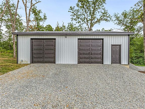 4th image of 302 Chestnut View Rd