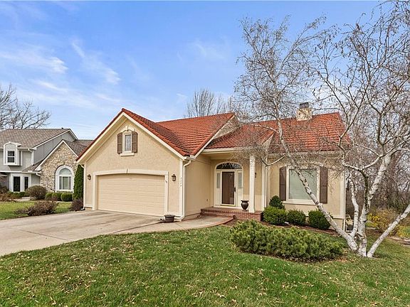 3rd image of 5274 NE Ash Grove Ct