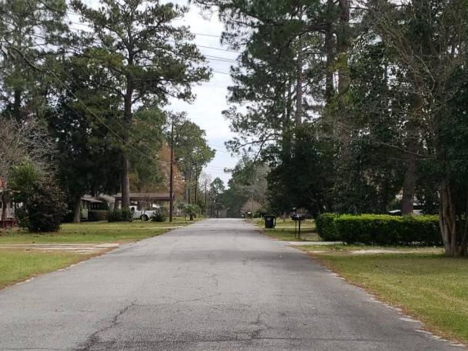 2nd image of 311 Elizabeth Cir