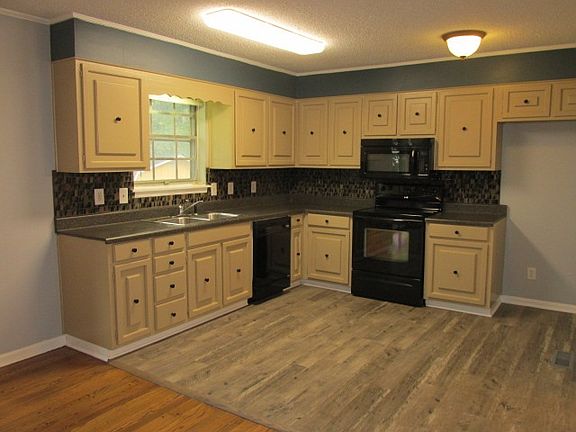 3rd image of 3106 McDow Ave NW