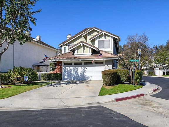 3rd image of 15848 Cameron Ln