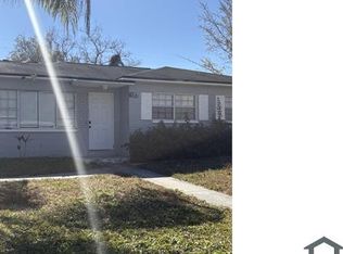 2007 E Crenshaw St, Tampa, FL 33610