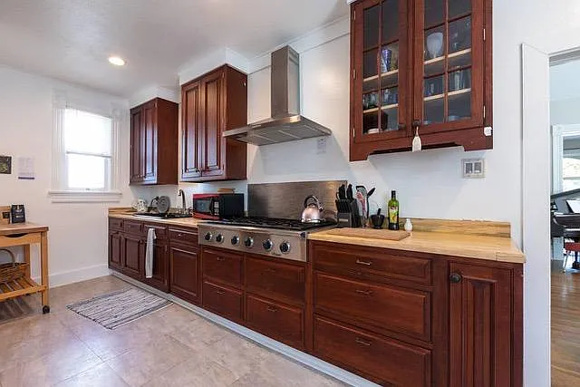 2125 E 13th Ave — Photo 4